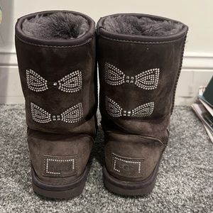 UGG Australia Classic Short Crystal Bow 1006698 Womens size 8  Gray Silver